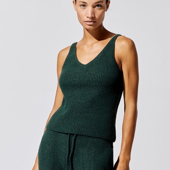 Carbon38 Sweaters - Carbon 38 Sweater Tank in Dark Leaf Size Medium